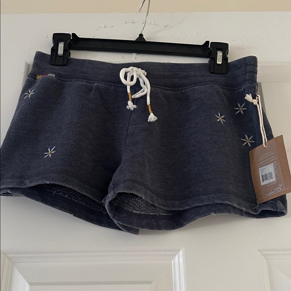 P.J. Salvage Soft Embroidered Floral Sleep/ Lounge Shorts (S) Navy BNWT - Picture 2 of 12